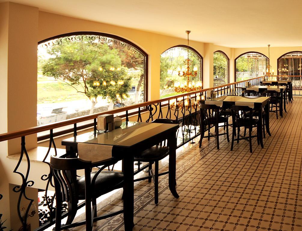Edahan Hotel Biga Екстериор снимка